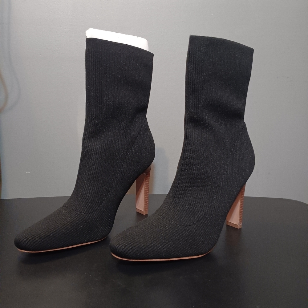 Journee Collection‎ Elissa Stacked Heel Tru Comfort Pull On Ankle Boots Sz 7.5